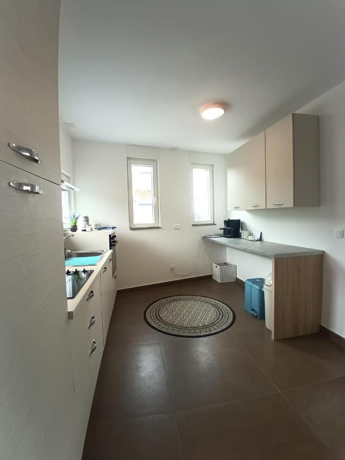 Searenity Pool Suite - Seafront Krmpote-Vodice Ngoại thất bức ảnh