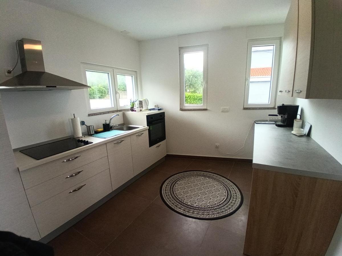 Searenity Pool Suite - Seafront Krmpote-Vodice Ngoại thất bức ảnh
