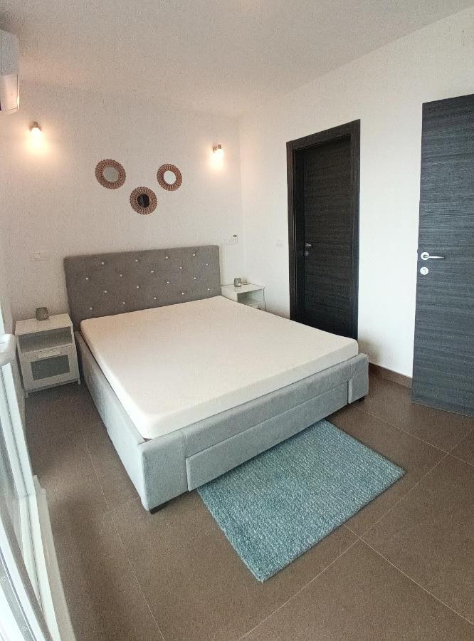 Searenity Pool Suite - Seafront Krmpote-Vodice Ngoại thất bức ảnh